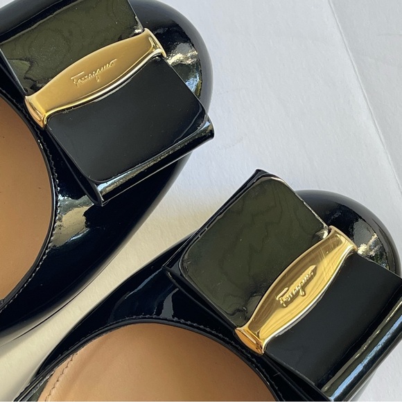 Salvatore Ferragamo Black Patent Leather Bow Pumps Women USA SZ 8 + Dust-bag - Picture 6 of 16